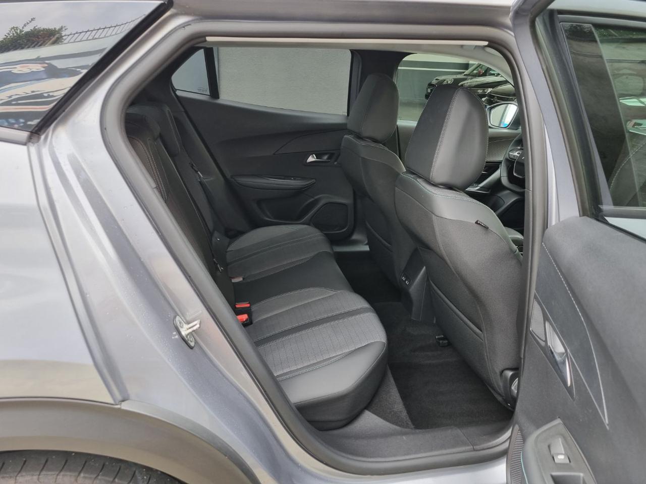 PEUGEOT 2008 motore elettrico 136 CV Allure - 10