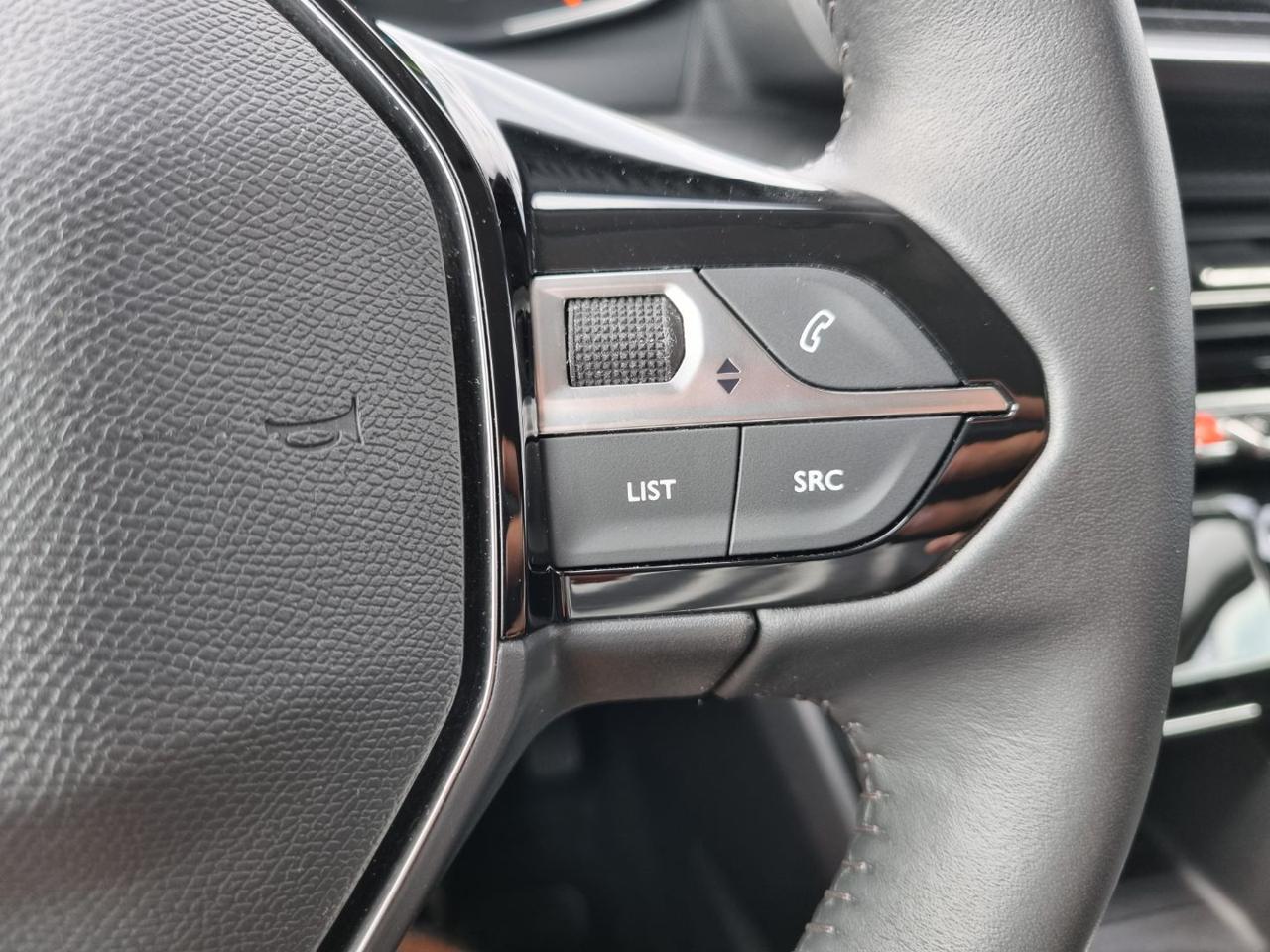 PEUGEOT 2008 motore elettrico 136 CV Allure - 22