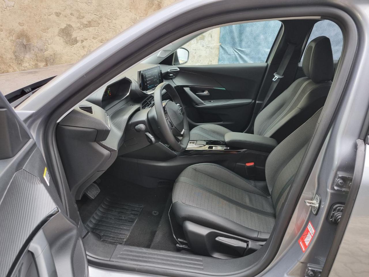 PEUGEOT 2008 motore elettrico 136 CV Allure - 8