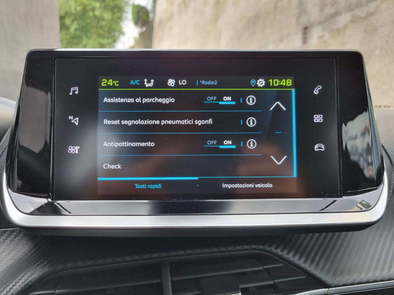 PEUGEOT 2008 motore elettrico 136 CV Allure - 14