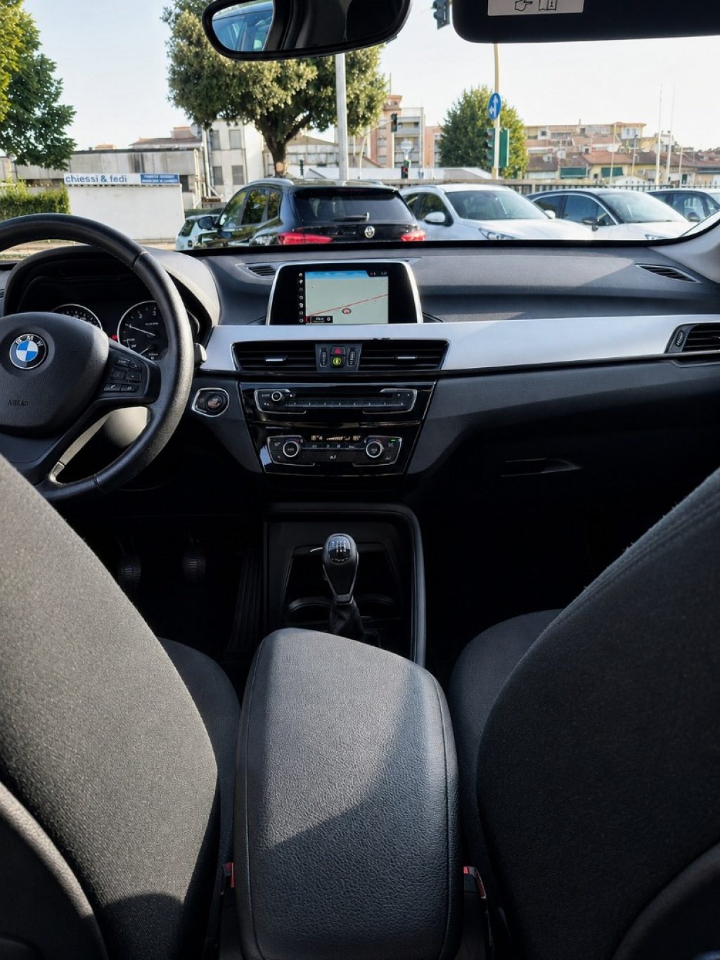 BMW X1 S Drive 16d Business Sport Navi Park Assist - 13