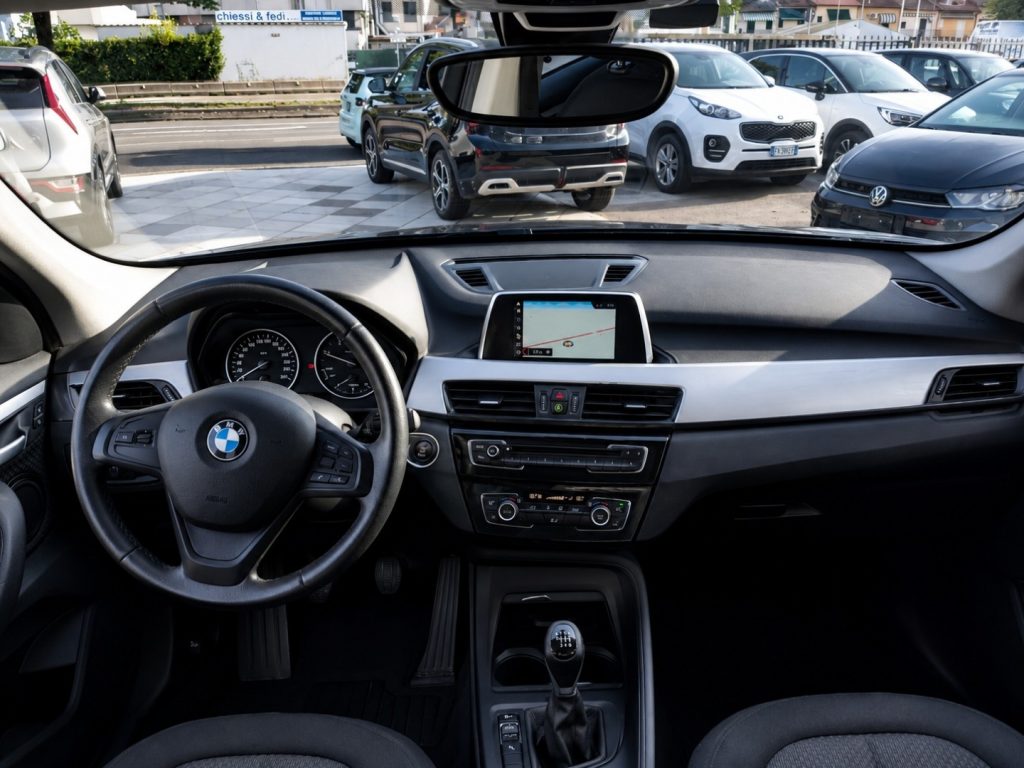 BMW X1 S Drive 16d Business Sport Navi Park Assist - 12