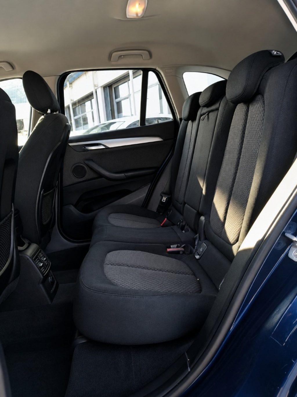 BMW X1 S Drive 16d Business Sport Navi Park Assist - 18