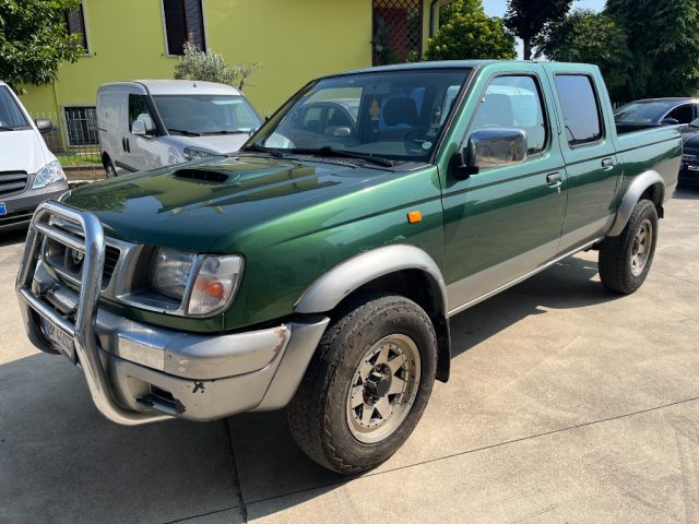 NISSAN Navara Verde metallizzato