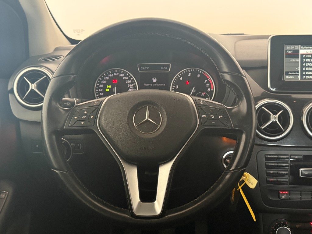 MERCEDES-BENZ B 180 Executive - 14
