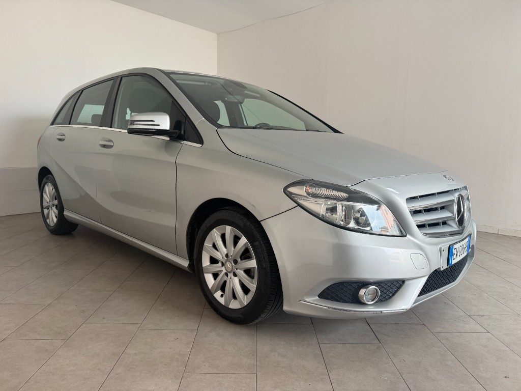 MERCEDES-BENZ B 180 Executive - 3