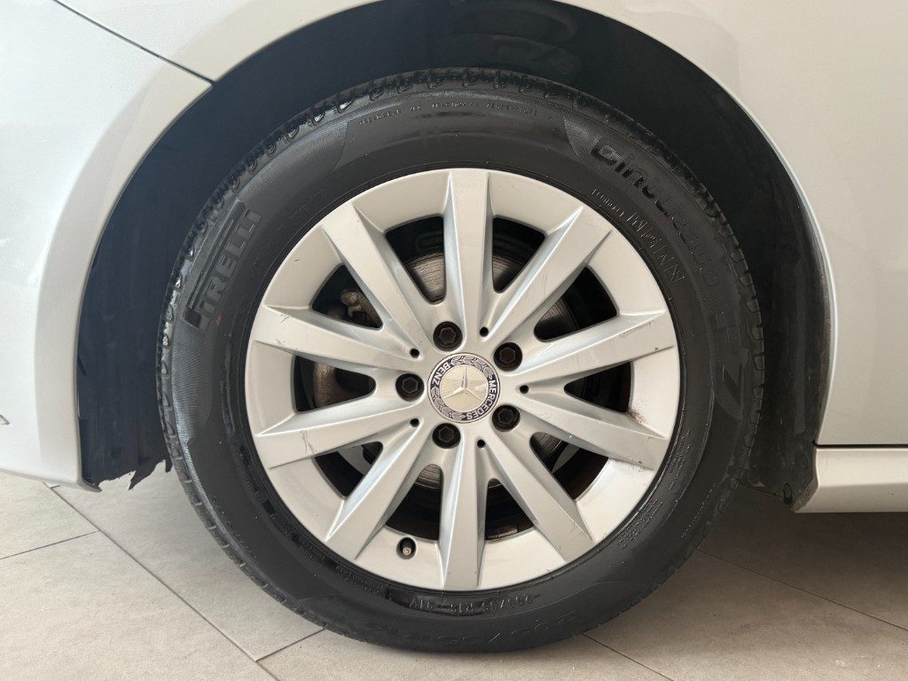 MERCEDES-BENZ B 180 Executive - 20