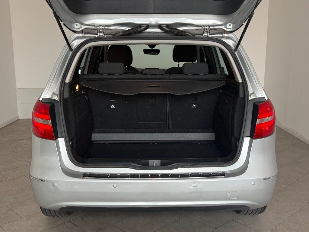 MERCEDES-BENZ B 180 Executive - 7
