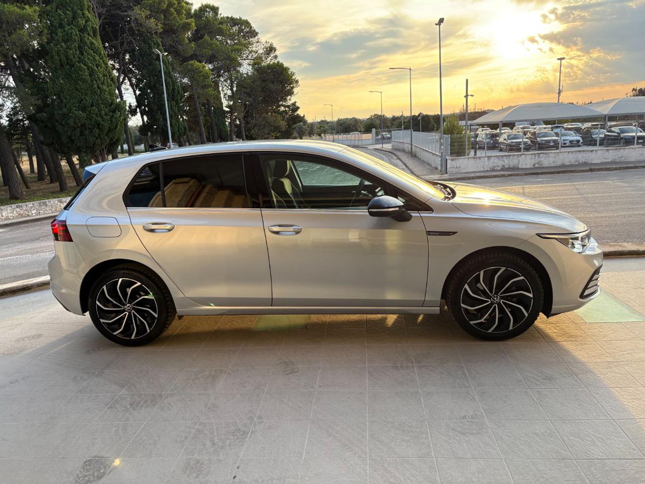 VOLKSWAGEN Golf 2.0 TDI DSG SCR Sport FARI FULL LED-LUCI AMBIENTE - 4