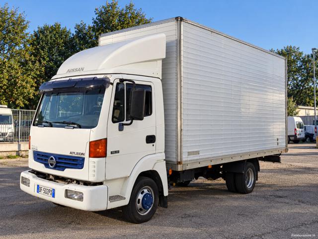 NISSAN Atleon Bianco pastello