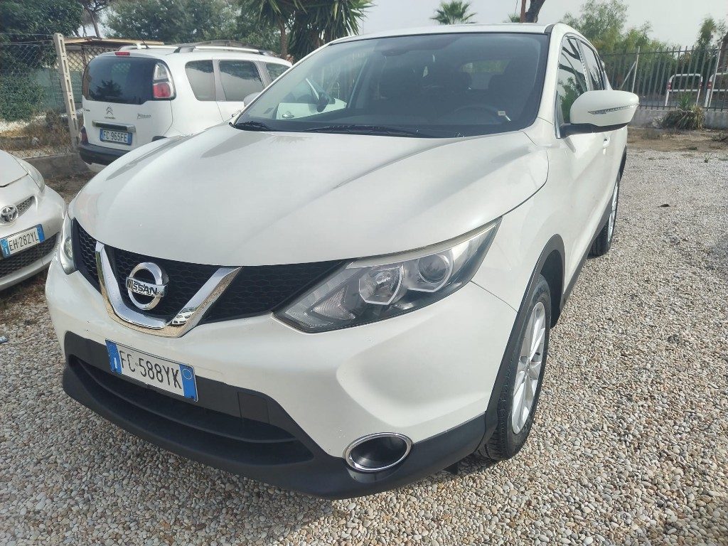 NISSAN Qashqai 1.5 dCi N-Connecta - 2