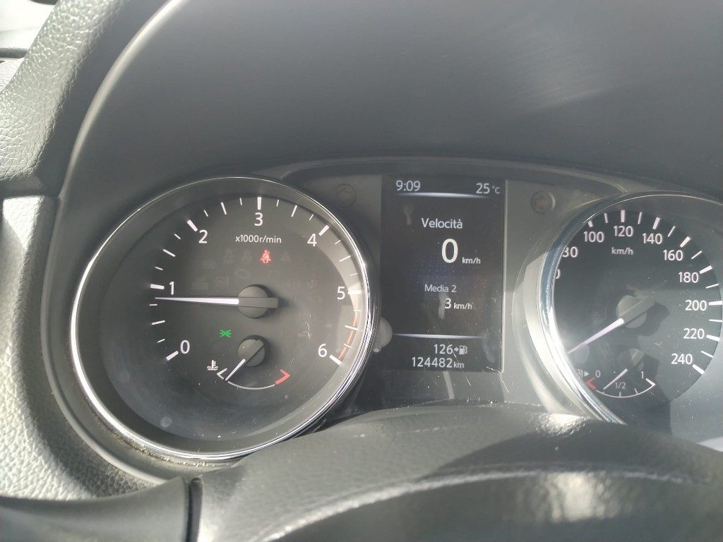 NISSAN Qashqai 1.5 dCi N-Connecta - 10