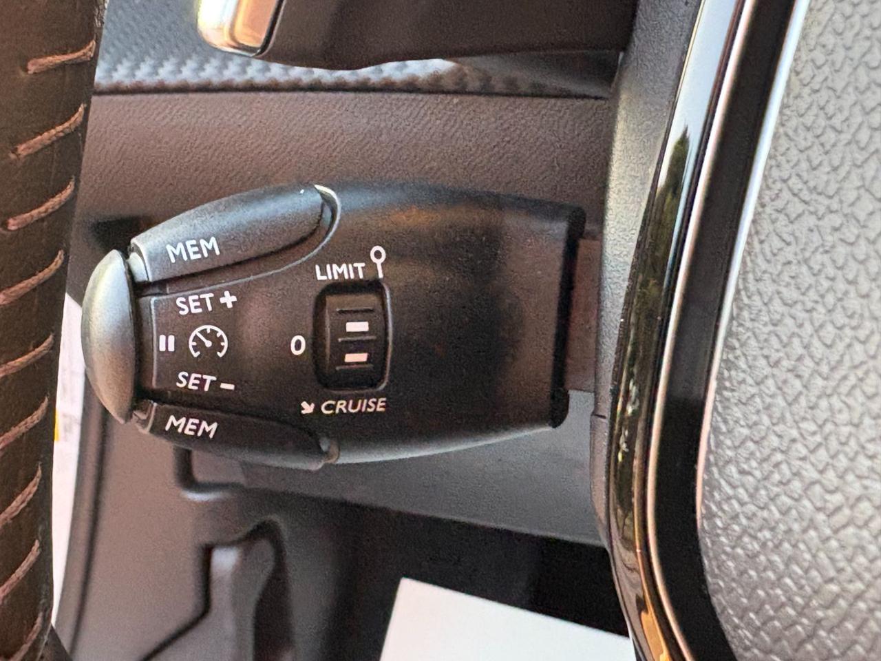 PEUGEOT 2008 1.5 bluehdi Allure Pack s&s 130cv eat8 - 21