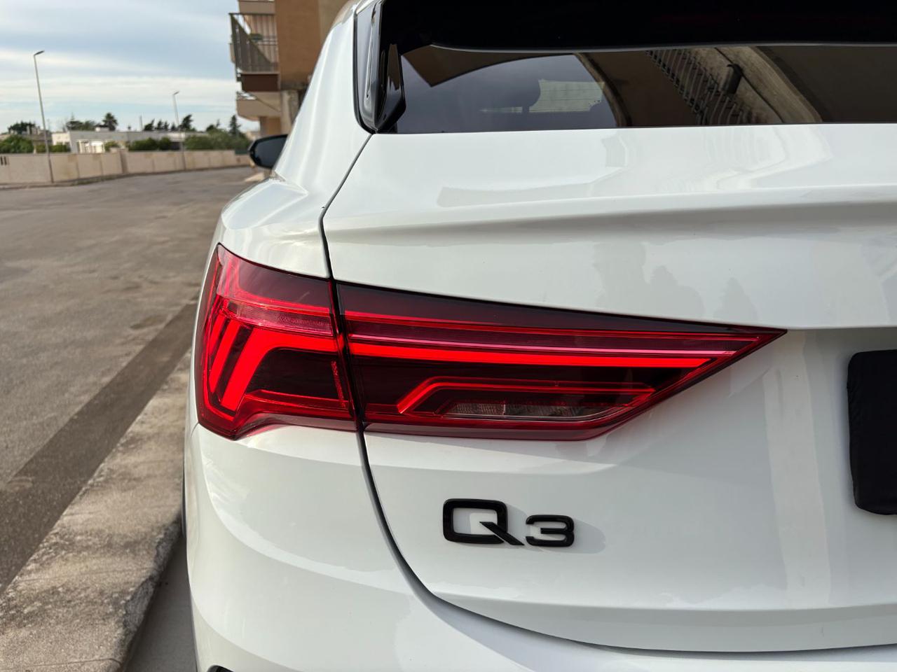 AUDI Q3 SPB SPORTBACK 40TDI S tronic S line Identity Black - 47