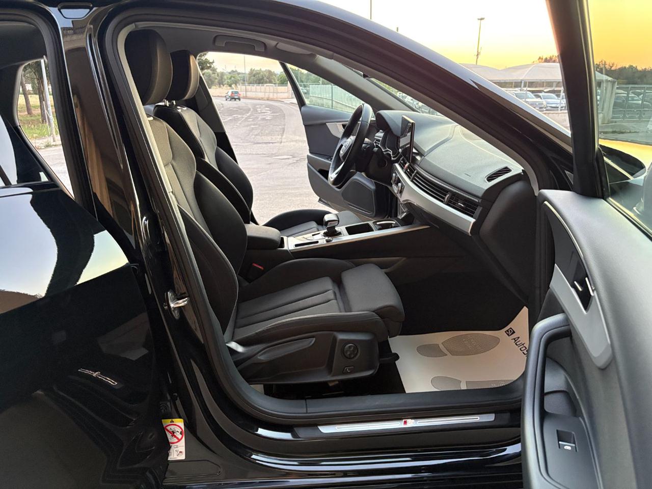 AUDI A4 35 TDI/163 CV S tronic S line edition TOTAL BLACK - 9