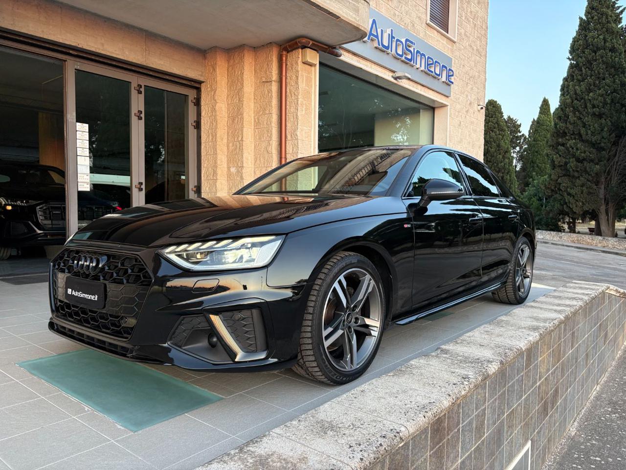 AUDI A4 35 TDI/163 CV S tronic S line edition TOTAL BLACK - 1