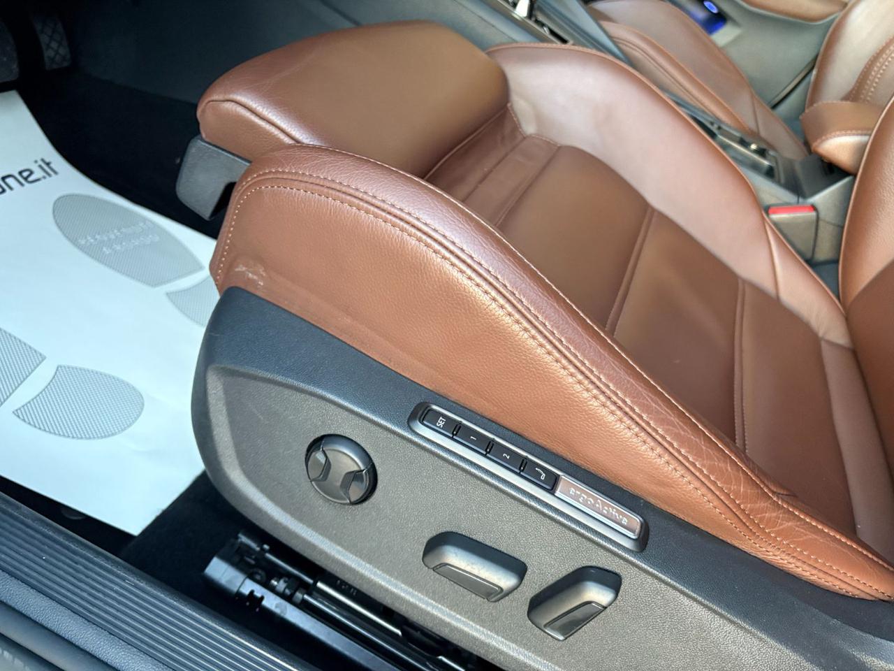 VOLKSWAGEN Golf 2.0 TDI DSG SCR Life COCKPIT-LUCI AMBIENTE - 17