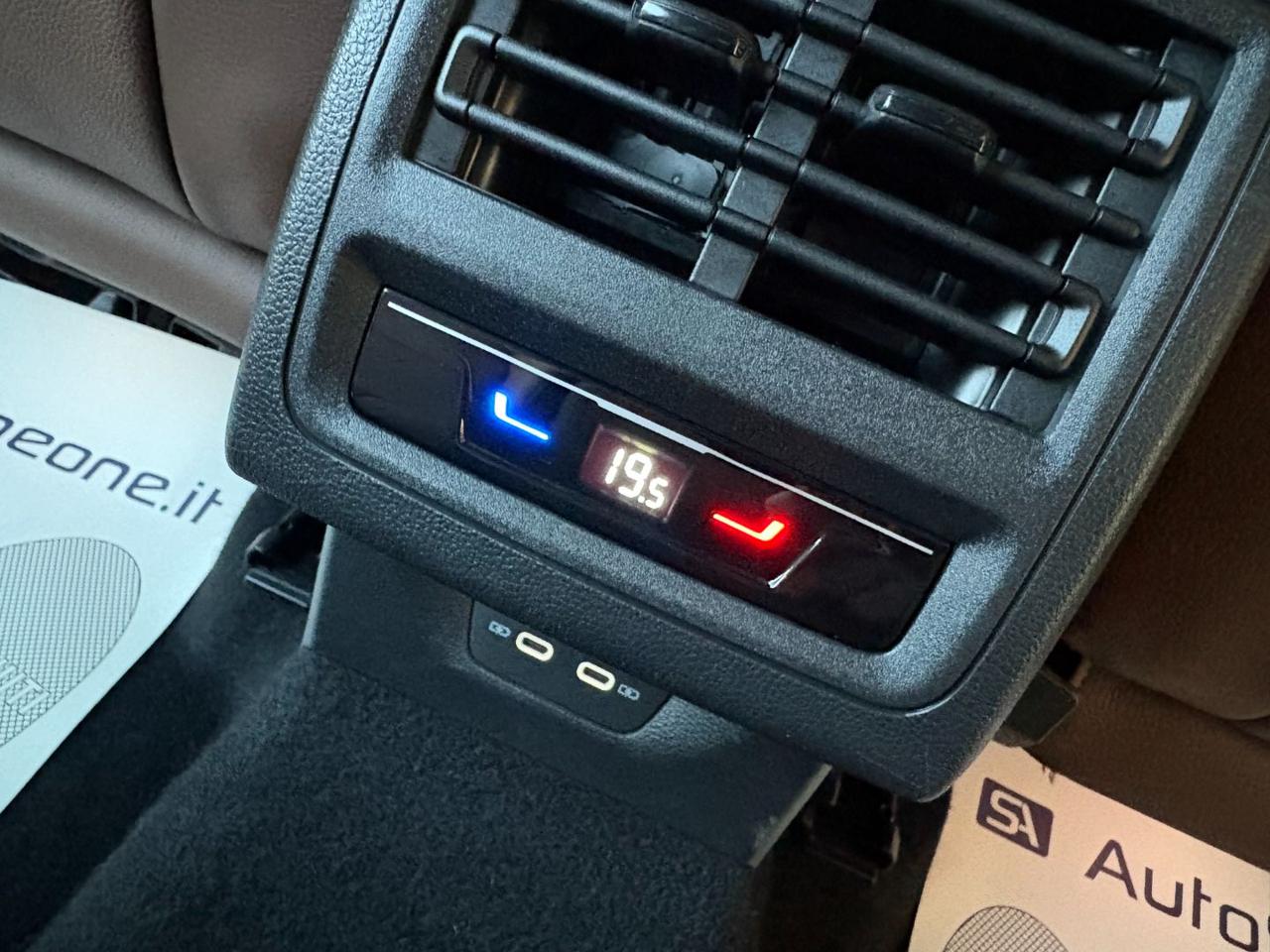 VOLKSWAGEN Golf 2.0 TDI DSG SCR Life COCKPIT-LUCI AMBIENTE - 33
