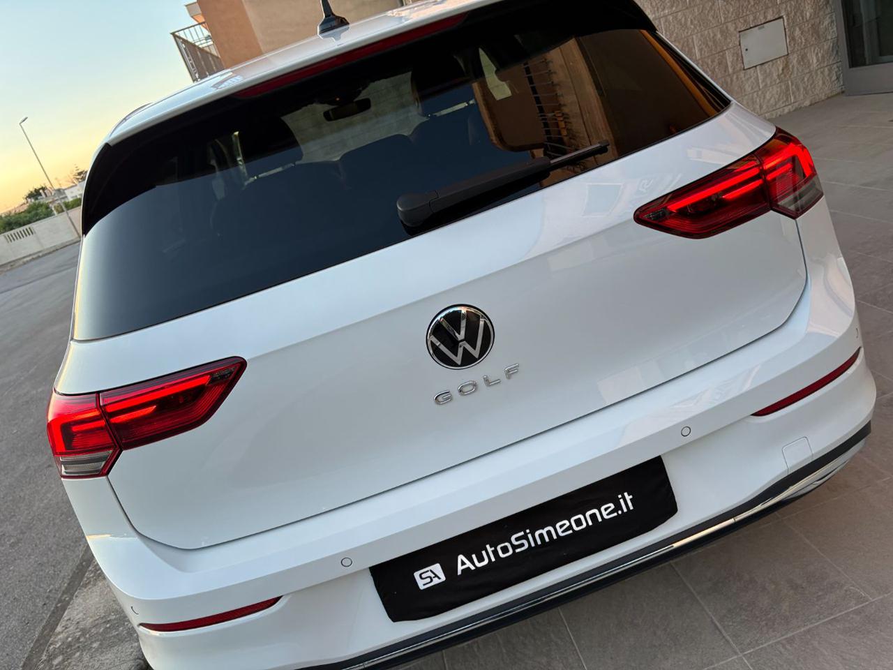 VOLKSWAGEN Golf 2.0 TDI DSG SCR Life COCKPIT-LUCI AMBIENTE - 35