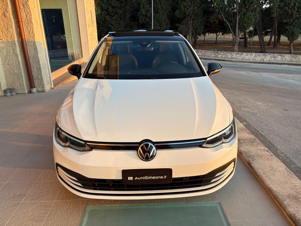 VOLKSWAGEN Golf 2.0 TDI DSG SCR Life TETTO-LUCI AMBIENTE - 2