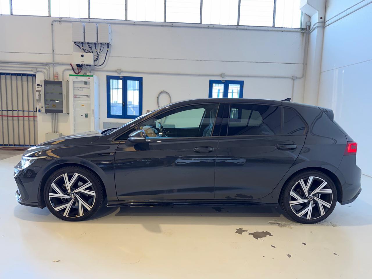 VOLKSWAGEN Golf 2.0 TDI 150 CV DSG SCR R-Line - 2