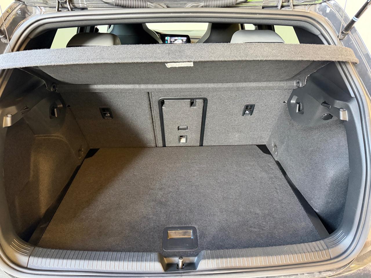 VOLKSWAGEN Golf 2.0 TDI 150 CV DSG SCR R-Line - 12