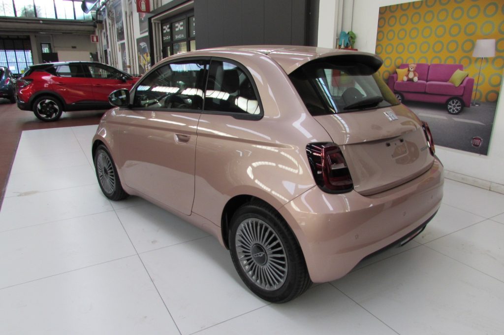 FIAT 500 Berlina Hybrid ICON - 4