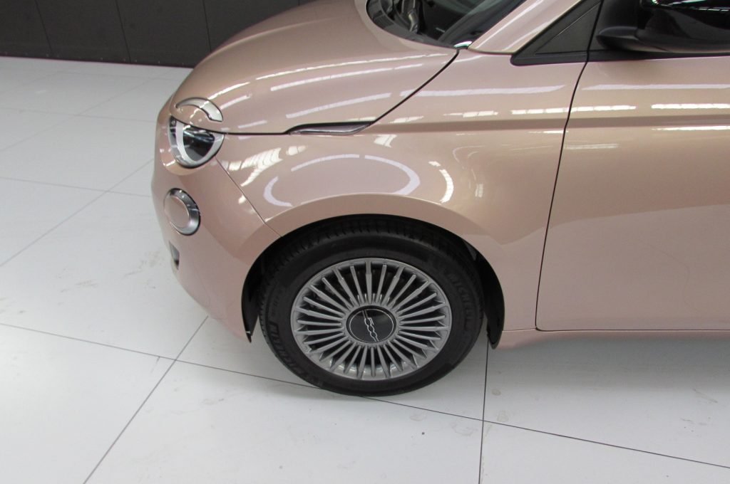 FIAT 500 Berlina Hybrid ICON - 6