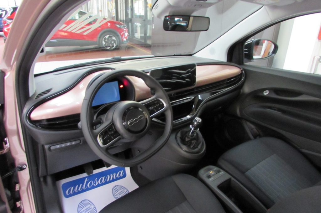 FIAT 500 Berlina Hybrid ICON - 8