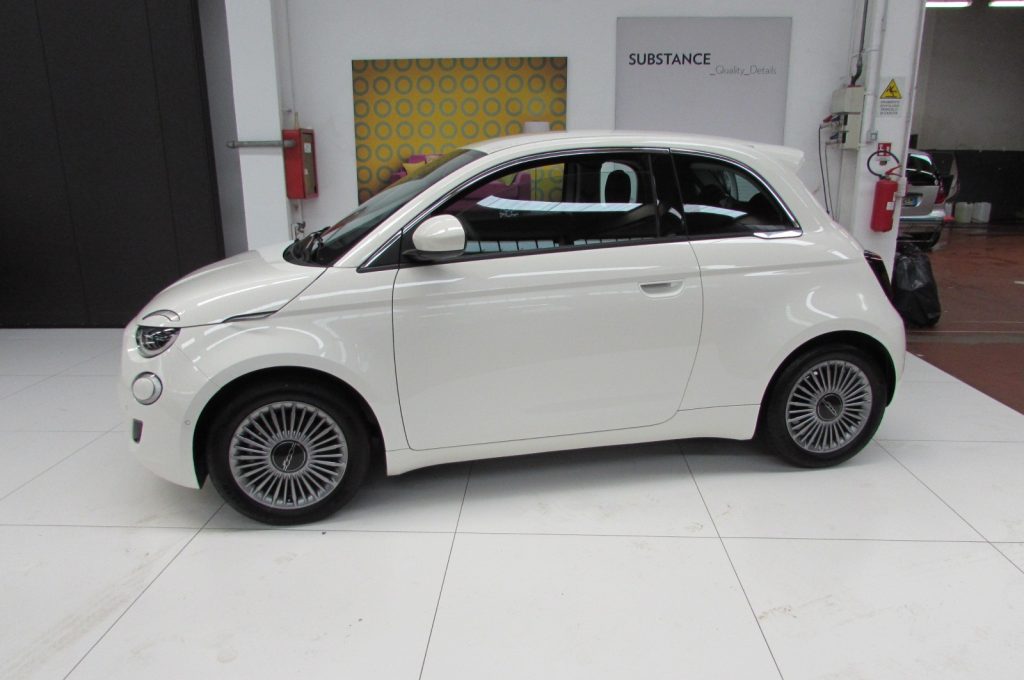 FIAT 500e 3+1 42 kWh AUTONOMIA 320Km. - 5