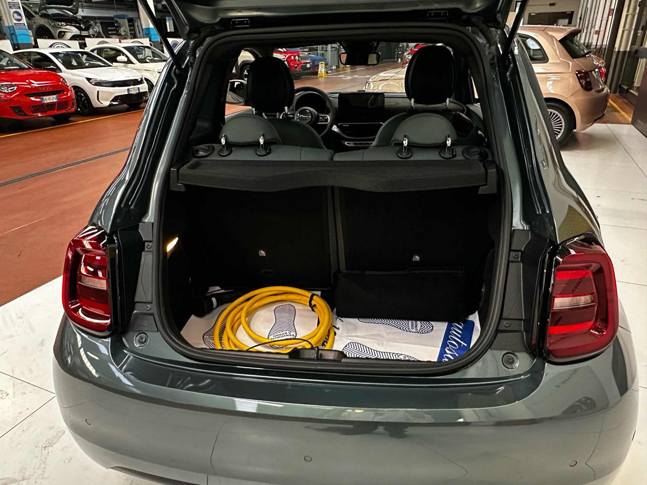 FIAT 500e Berlina 42 kWh Giorgio Armani - 12