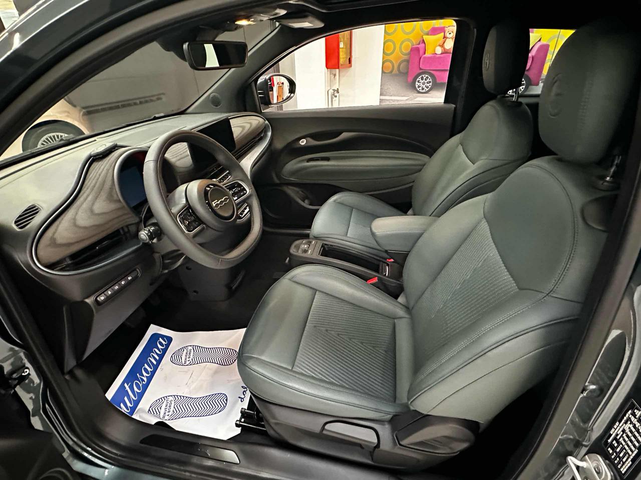 FIAT 500e Berlina 42 kWh Giorgio Armani - 8