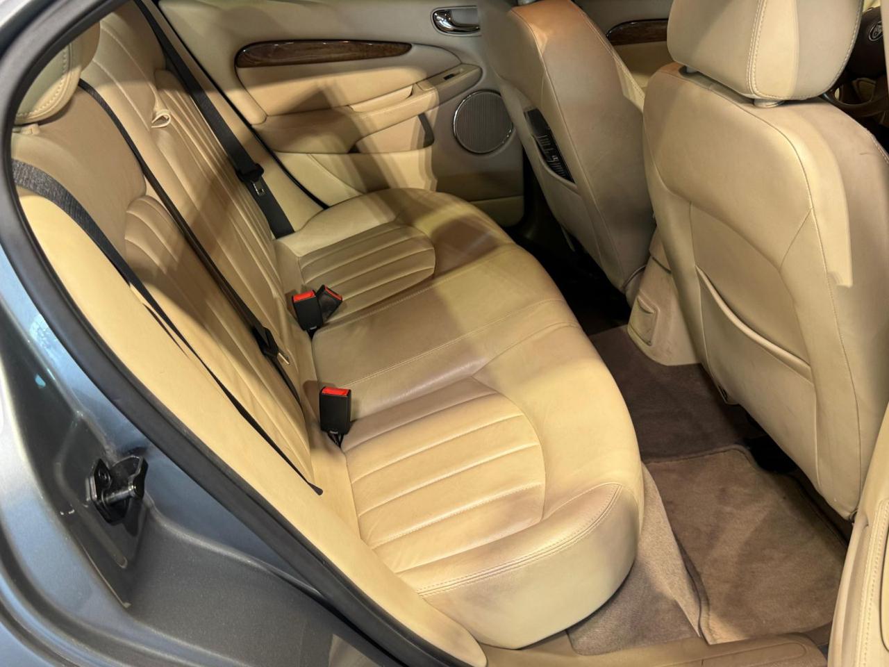 JAGUAR X-Type 2.5 V6 24V cat Executive - 12