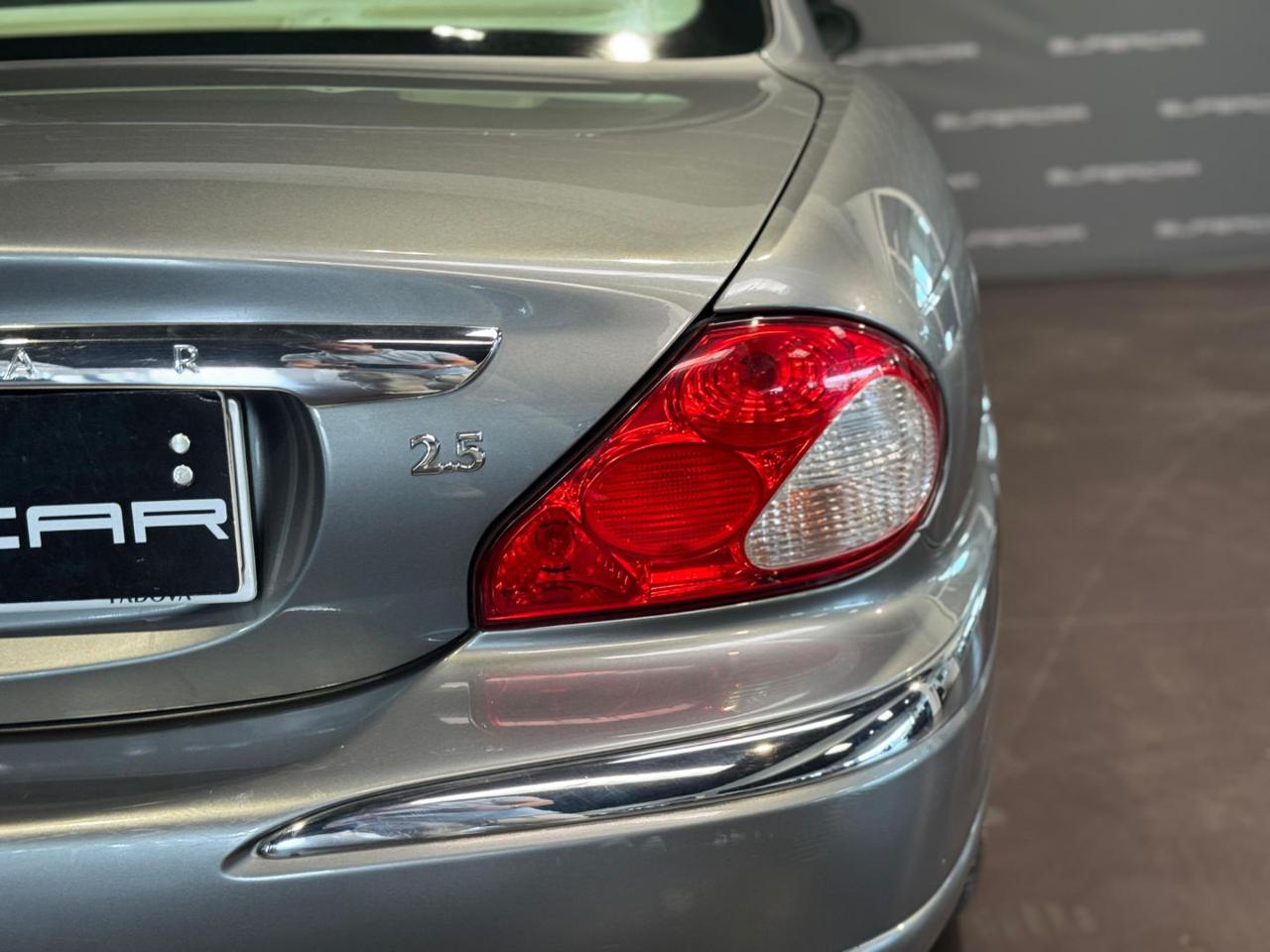 JAGUAR X-Type 2.5 V6 24V cat Executive - 6