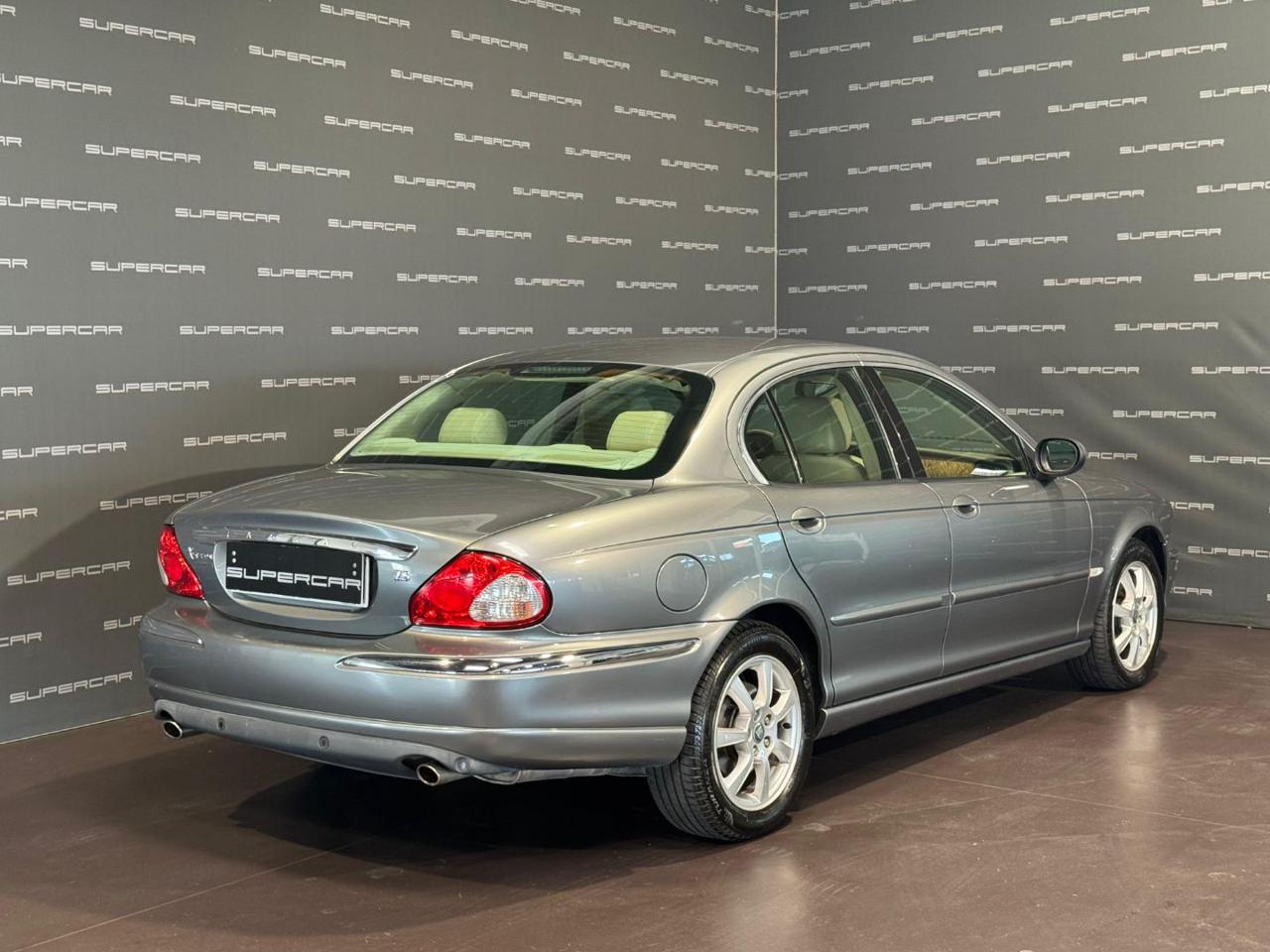 JAGUAR X-Type 2.5 V6 24V cat Executive - 3