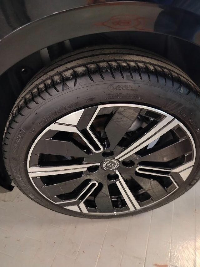 LANCIA Ypsilon — foto 12 di 32