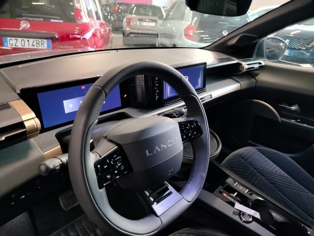 LANCIA Ypsilon — foto 20 di 32