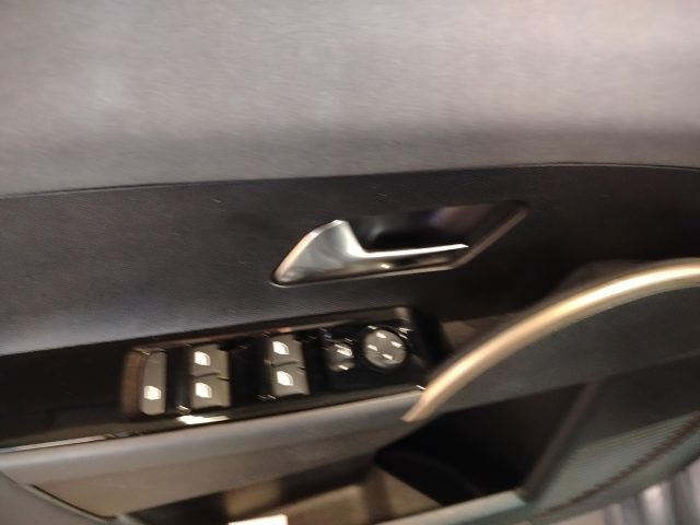 LANCIA Ypsilon — foto 21 di 32