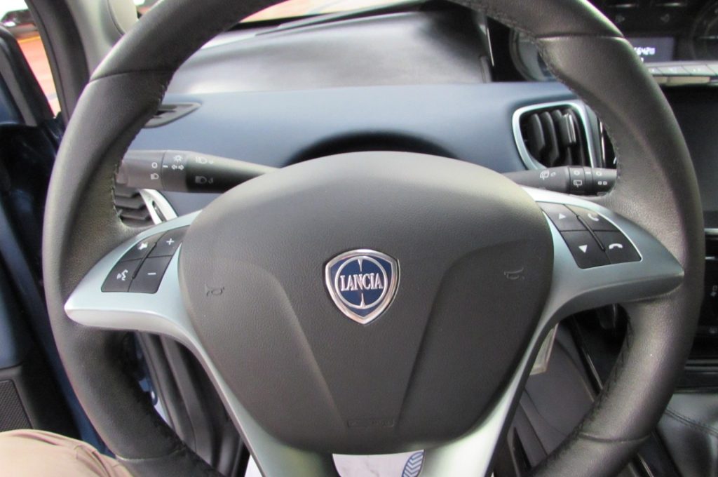 LANCIA Ypsilon 1.0 FireFly 5 porte S&S Hybrid Platino - 12