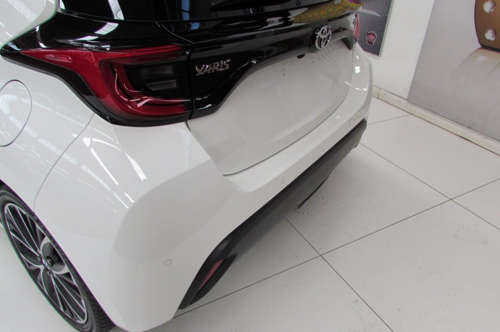 TOYOTA Yaris 1.5 Hybrid 5 porte ICON KM ZERO - 16