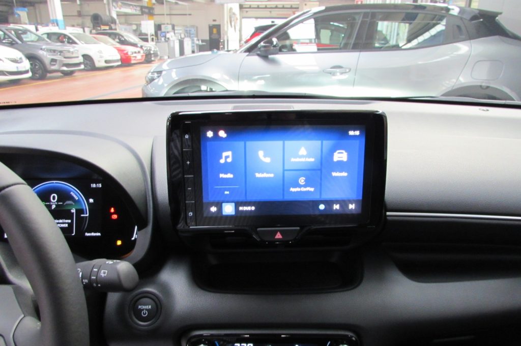 TOYOTA Yaris 1.5 Hybrid 5 porte ICON KM ZERO - 9