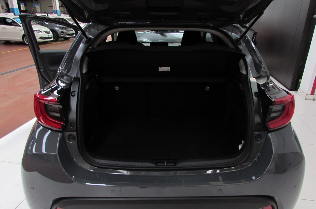 TOYOTA Yaris 1.5 Hybrid 5 porte ICON KM ZERO - 16