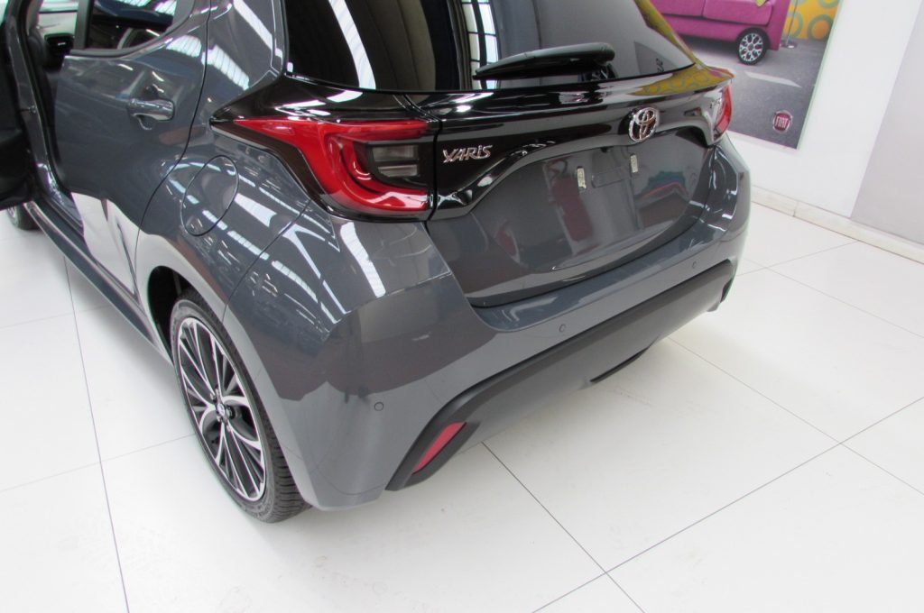 TOYOTA Yaris 1.5 Hybrid 5 porte ICON KM ZERO - 17