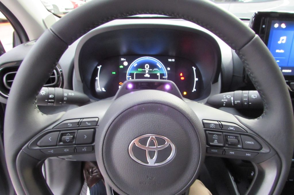 TOYOTA Yaris 1.5 Hybrid 5 porte ICON KM ZERO - 13