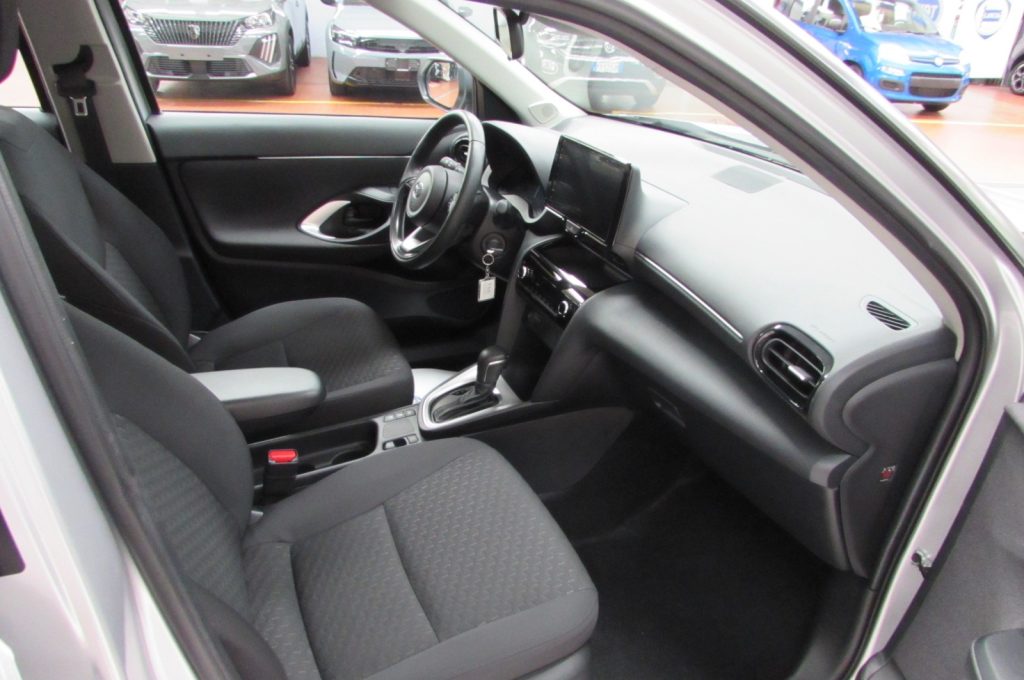 TOYOTA Yaris Cross 1.5 Hybrid 5p. E-CVT Active - 16