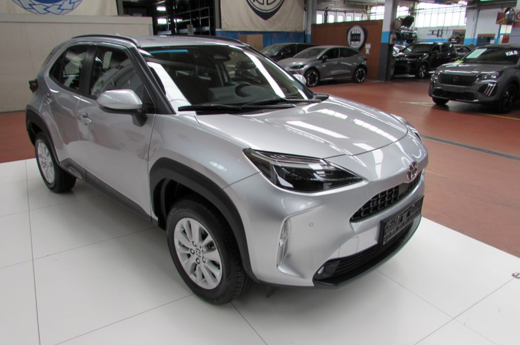 TOYOTA Yaris Cross 1.5 Hybrid 5p. E-CVT Active - 3