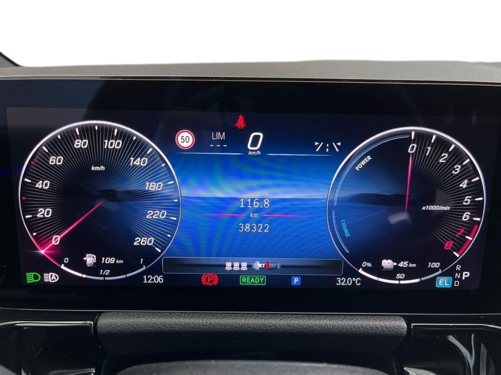 MERCEDES-BENZ GLA 250 e EQ AMG Line Advanced Plus auto - 8