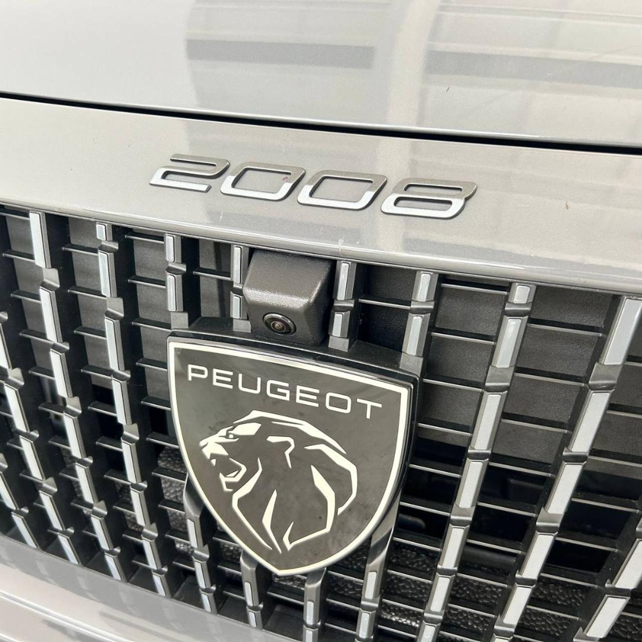 PEUGEOT 2008 Hybrid 145 e-DCS6 Allure - 33