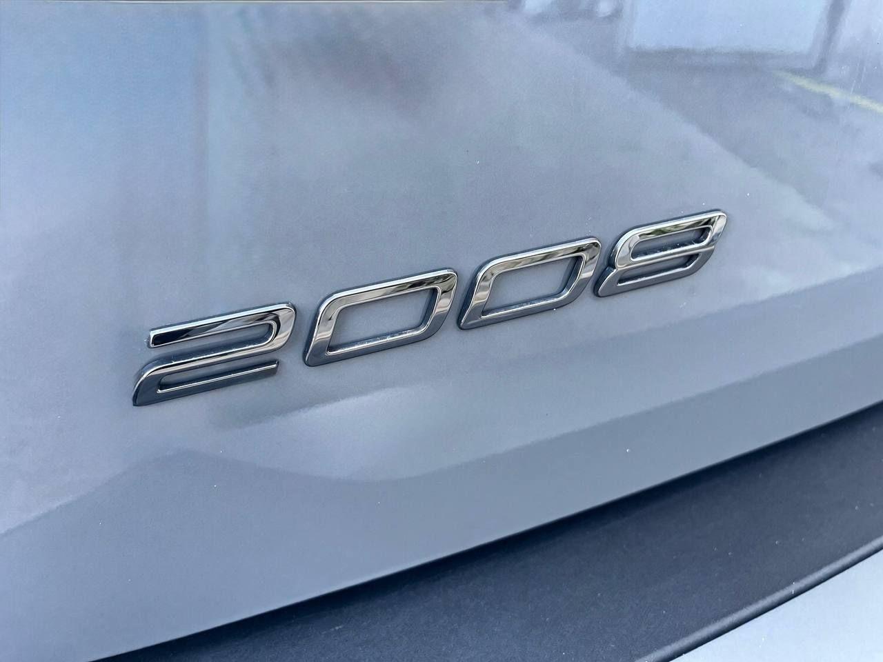 PEUGEOT 2008 Hybrid 145 e-DCS6 Allure - 34
