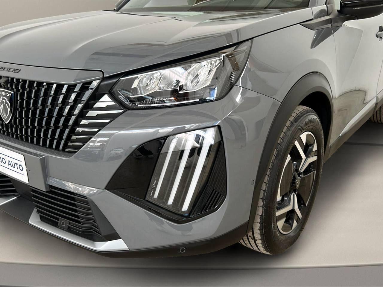 PEUGEOT 2008 Hybrid 145 e-DCS6 Allure - 29